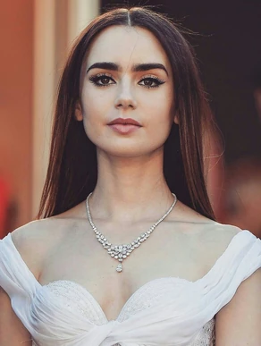 Lily Collins