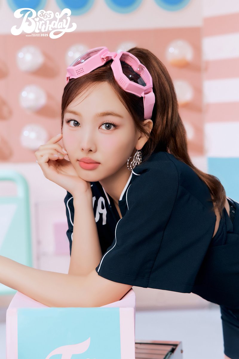 K-POP GIRL GROUP IDOLS