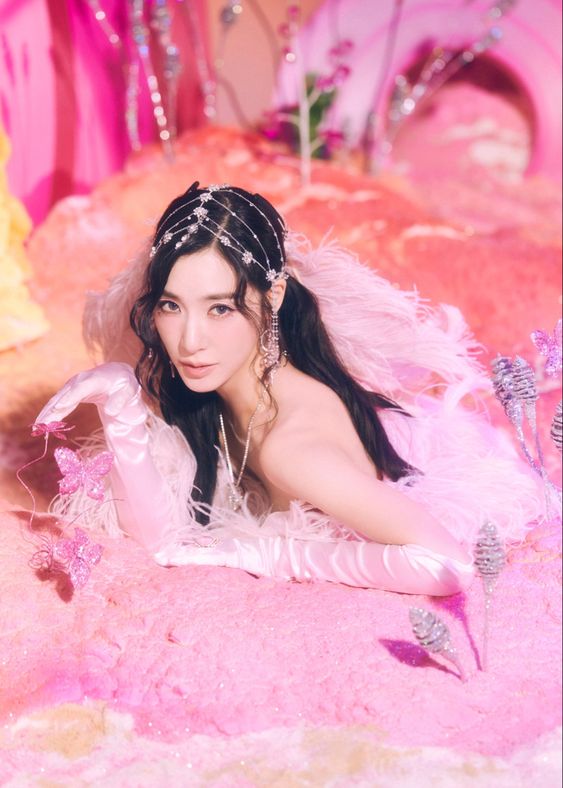 TIFFANY YOUNG (SNSD)