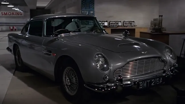 Aston Martin DB5 (The James Bond Series)