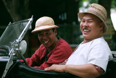 โหน่ง เท่ง นักเลงภูเขาทอง